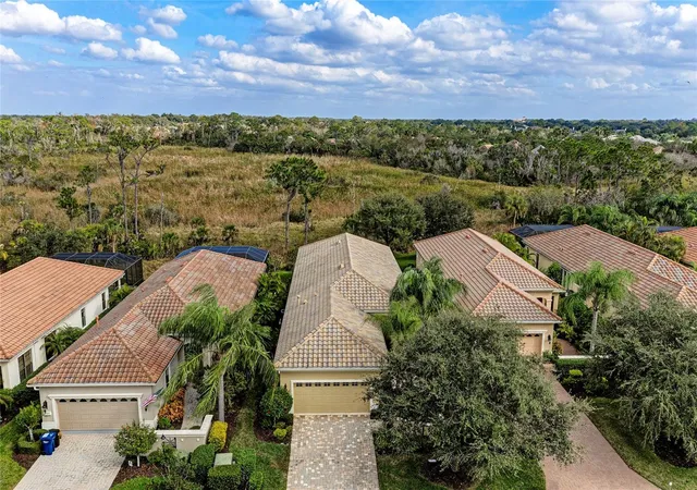 Photo 4 of Single family home for sale at 7361 Wexford Ct, Lakewood Ranch, FL 34202 | MLS# A4696471 | Listing updated on 2026-09-09