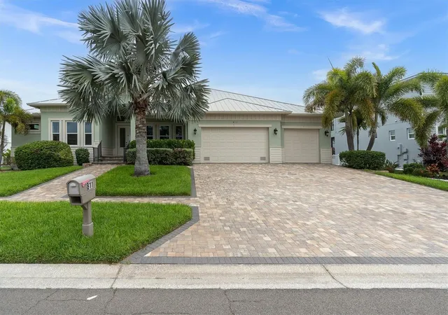 Photo 2 of Single family home for sale at 811 Birdie Way, Apollo Beach, FL 33572 | MLS# W7886580 | Listing updated on 2026-09-18