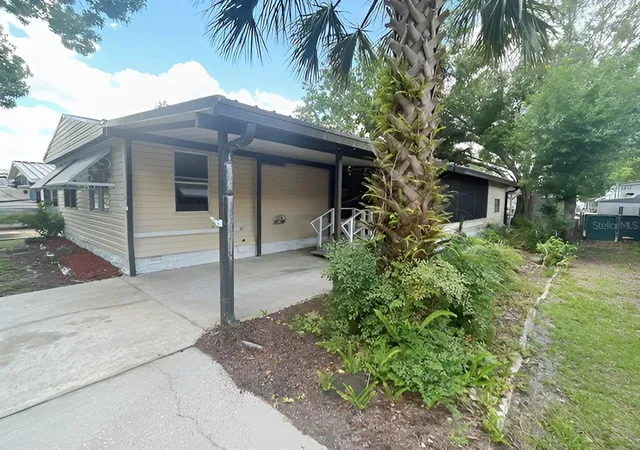 Photo 2 of Manufactured home for sale at 170 Palm Dr, Debary, FL 32713 | MLS# V4949574 | Listing updated on 2026-09-16