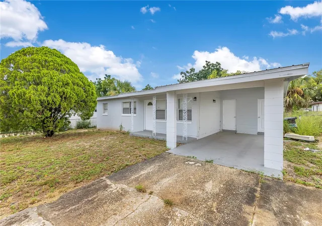 Photo 3 of Single family home for sale at 6132 W Livingston St, Orlando, FL 32835 | MLS# O6415695 | Listing updated on 2026-09-16