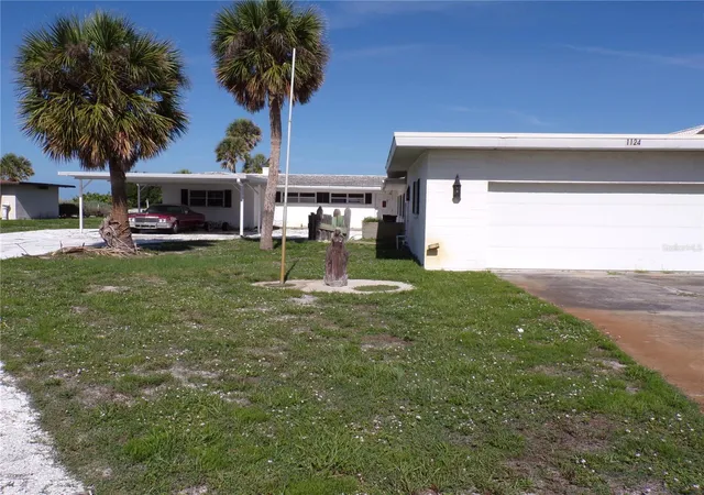 Photo 2 of Single family home for sale at 1124 Sunset Dr, Venice, FL 34285 | MLS# N6144699 | Listing updated on 2026-09-16