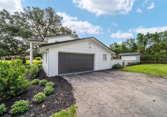 Photo 3 of Single family home for sale at 4824 SE 3rd Street, Ocala, FL 34471 | MLS# OM726588 | Listing updated on 2026-09-23