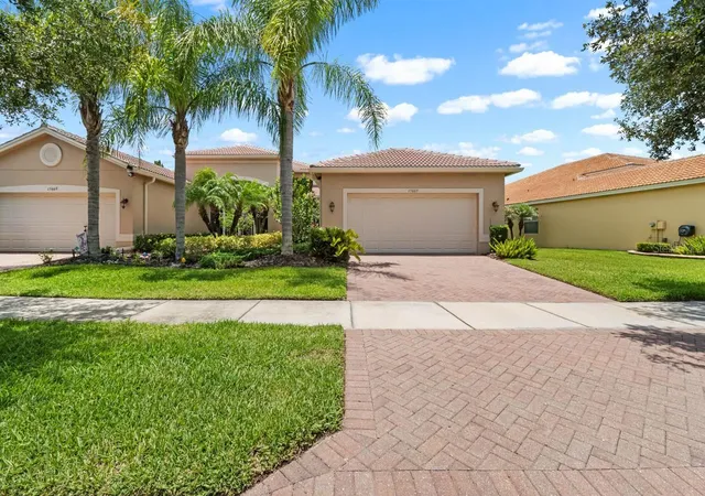Photo 3 of Single family home for sale at 15665 Aurora Lake Cir, Wimauma, FL 33598 | MLS# TB8519035 | Listing updated on 2026-10-08