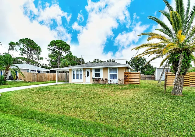 Photo 1 of Single family home for sale at 307 Southland Rd, VENICE, FL 34293 | MLS# A4697055 | Listing updated on 2026-10-09