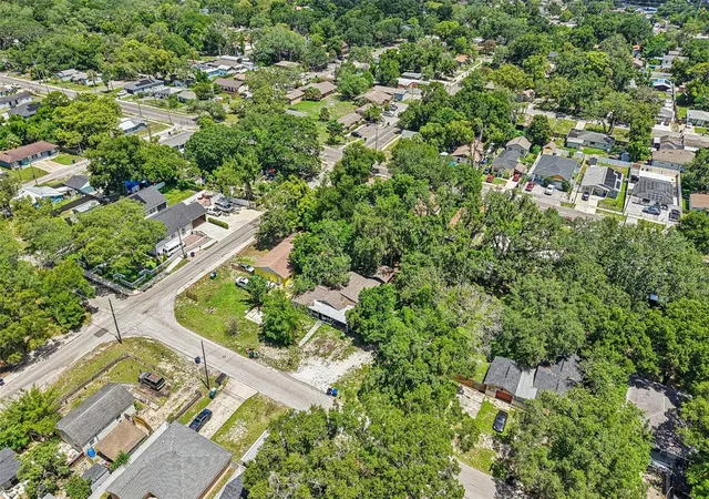 Listing Photo 2 - Condo for sale in building located at 1504 E 99th Ave, TAMPA, FL 33612