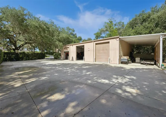 Photo 4 of Single family home for sale at 605 Old Mount Dora Rd, Eustis, FL 32726 | MLS# O6416975 | Listing updated on 2026-10-03