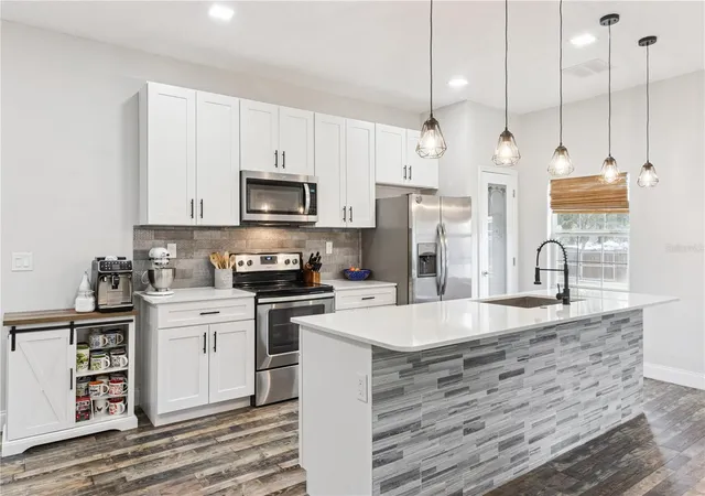 Photo 2 of Single family home for sale at 945 Gordon Ave, Bartow, FL 33830 | MLS# O6417477 | Listing updated on 2026-10-10