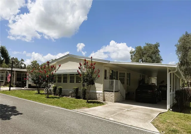 Photo 2 of Manufactured home for sale at 103 Orchid Way, Leesburg, FL 34748 | MLS# R4911479 | Listing updated on 2026-09-16