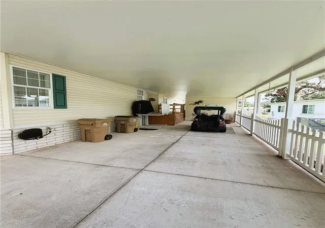Photo 4 of Manufactured home for sale at 103 Orchid Way, Leesburg, FL 34748 | MLS# R4911479 | Listing updated on 2026-09-16