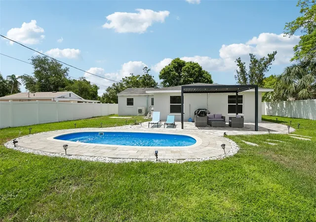 Photo 2 of Single family home for sale at 2214 23rd Avenue W, Bradenton, FL 34205 | MLS# A4697349 | Listing updated on 2026-09-16