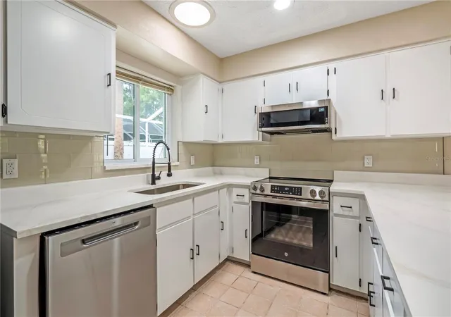 Photo 3 of Single family home for sale at 19 Banner Ln, Palm Coast, FL 32137 | MLS# V4949732 | Listing updated on 2026-10-17