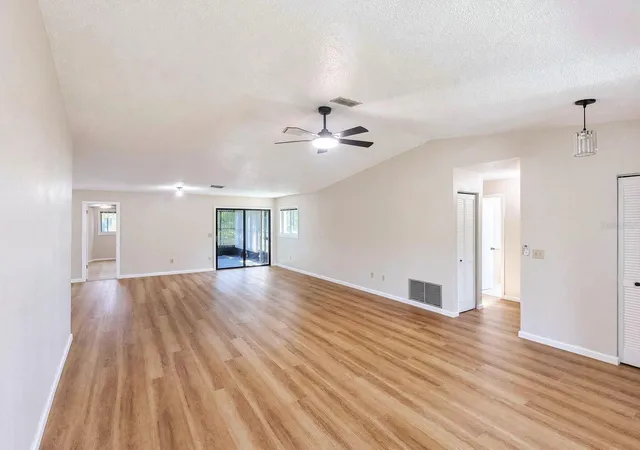 Photo 4 of Single family home for sale at 19 Banner Ln, Palm Coast, FL 32137 | MLS# V4949732 | Listing updated on 2026-10-17