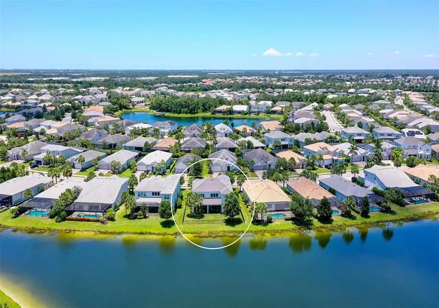 Photo 4 of Single family home for sale at 12318 Blue Hl Trl, Bradenton, FL 34211 | MLS# A4697629 | Listing updated on 2026-10-16