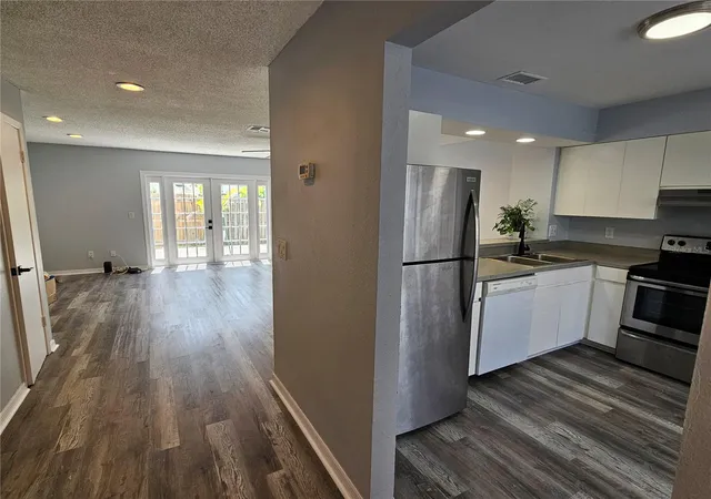 Photo 3 of Townhouse for sale at 13817 Stone Ml Way, Tampa, FL 33613 | MLS# A4697670 | Listing updated on 2026-09-09
