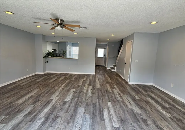 Photo 4 of Townhouse for sale at 13817 Stone Ml Way, Tampa, FL 33613 | MLS# A4697670 | Listing updated on 2026-09-09