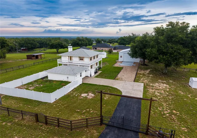 Photo 2 of Single family home for sale at 13011 Hidden Ridge Ln, Clermont, FL 34715 | MLS# OM727109 | Listing updated on 2026-09-08