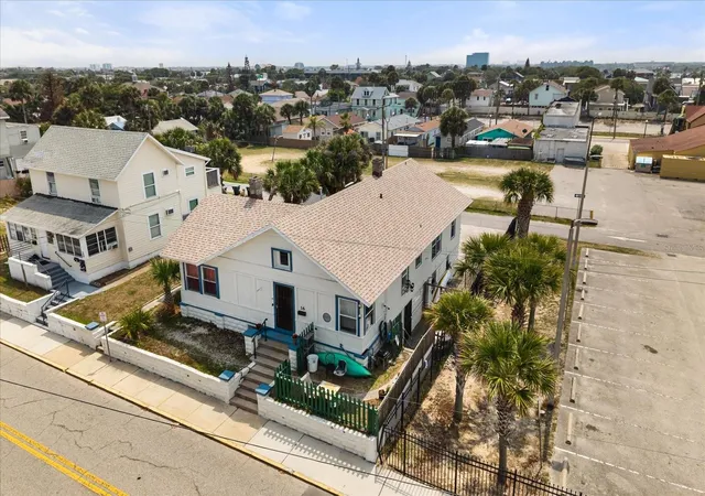 Multi family home for sale at 16 S Grandview Ave, DAYTONA BEACH, FL 32118 | MLS# O6419368