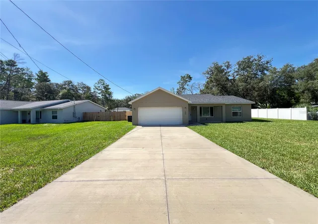 Photo 3 of Single family home for sale at 190 Fisher Way, Ocklawaha, FL 32179 | MLS# O6419624 | Listing updated on 2026-09-17