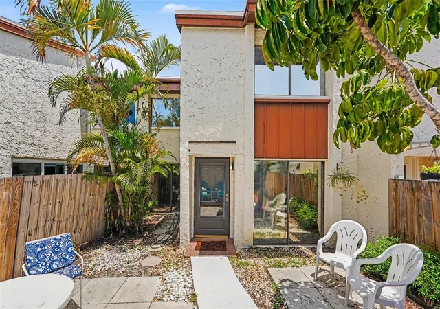 Photo 2 of Townhouse for sale at 2095 Sunset Point Rd #1904, Clearwater, FL 33765 | MLS# TB8522894 | Listing updated on 2026-09-09