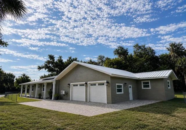 Photo 4 of Single family home for sale at 11740 Darsey Rd, Parrish, FL 34219 | MLS# A4698063 | Listing updated on 2026-10-23