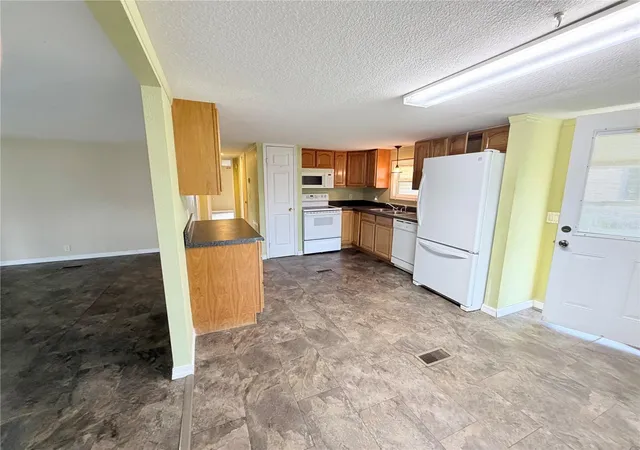 Photo 4 of Manufactured home for sale at 14224 Sandhurst St, Brooksville, FL 34613 | MLS# W7887146 | Listing updated on 2026-09-16