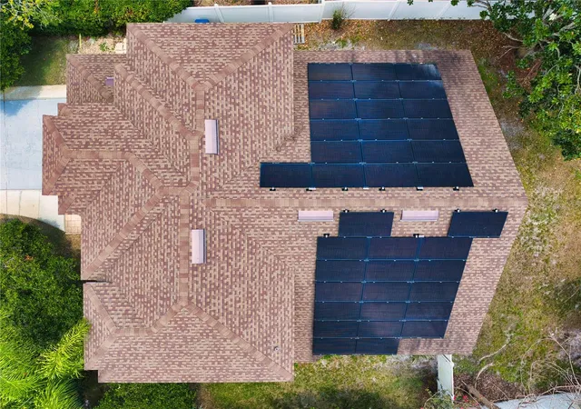 Photo 3 of Single family home for sale at 1025 Oceanbreeze Ct, Orlando, FL 32828 | MLS# O6421305 | Listing updated on 2026-09-17