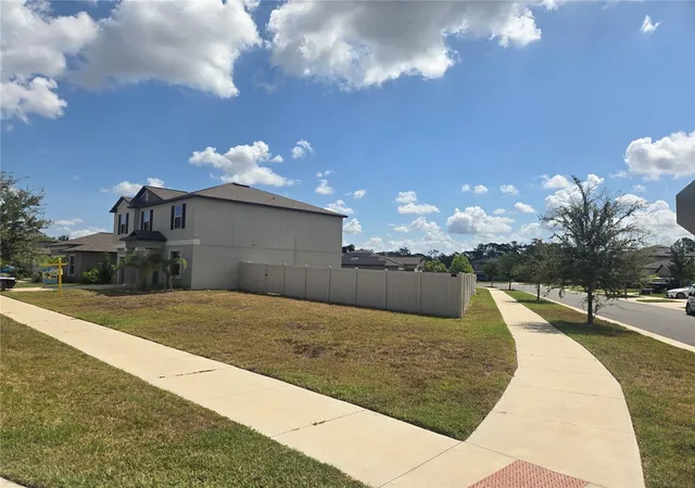 Photo 3 of Single family home for sale at 1876 Colding Dr, Ruskin, FL 33570 | MLS# TB8524970 | Listing updated on 2026-09-17