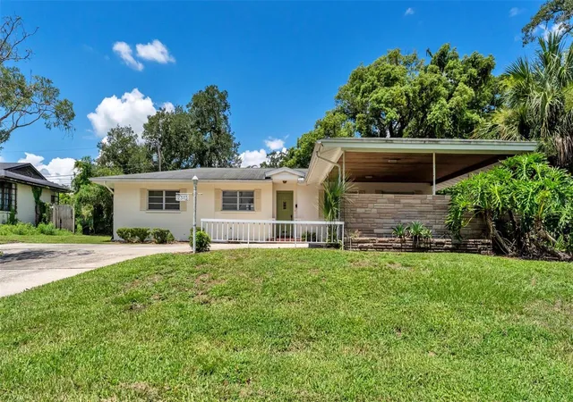 Photo 1 of Single family home for sale at 2303 Coventry Ave, Lakeland, FL 33803 | MLS# L4963270 | Listing updated on 2026-10-29
