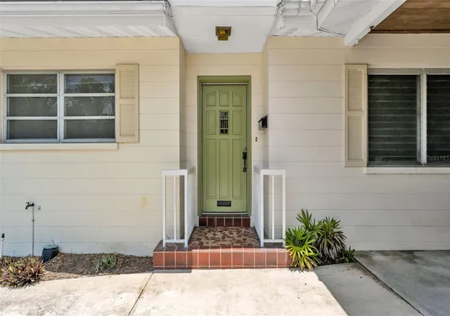 Photo 1 of Single family home for sale at 2303 Coventry Ave, Lakeland, FL 33803 | MLS# L4963270 | Listing updated on 2026-10-29