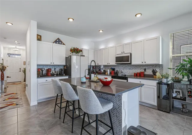 Photo 3 of Townhouse for sale at 388 Mangrove Shade Cir, Apollo Beach, FL 33572 | MLS# TB8526062 | Listing updated on 2026-09-17