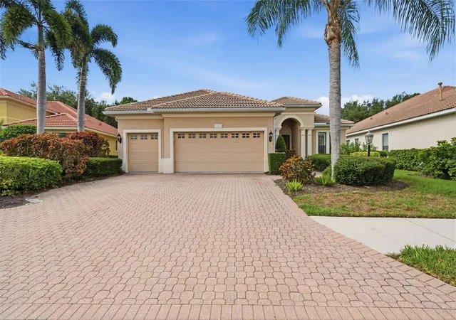 Photo 3 of Single family home for sale at 13860 Siena Loop, Lakewood Ranch, FL 34202 | MLS# TB8526072 | Listing updated on 2026-10-13