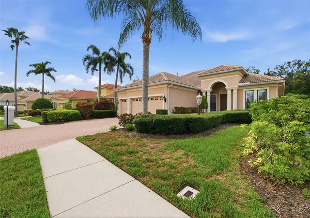 Photo 4 of Single family home for sale at 13860 Siena Loop, Lakewood Ranch, FL 34202 | MLS# TB8526072 | Listing updated on 2026-10-13