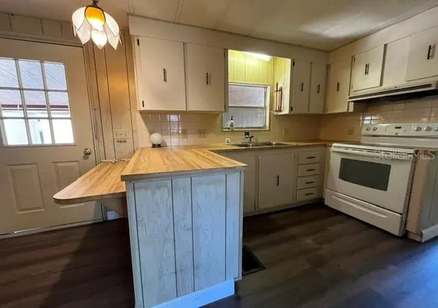 Photo 3 of Manufactured home for sale at 223 Peppertree Ct, Lake Mary, FL 32746 | MLS# O6422662 | Listing updated on 2026-09-18