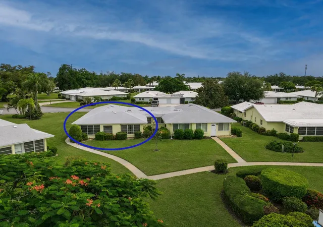 Listing Photo 4 - Condo for sale in building located at 7011 10th Ave W, BRADENTON, FL 34209