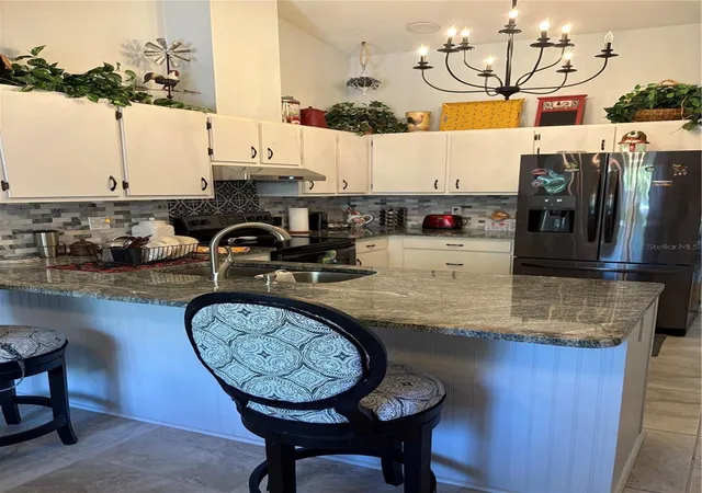 Photo 3 of Sale Pending at 1910 S Park Ave, Sanford, FL 32771 | MLS# A4699338 | Listing updated on 2026-09-17