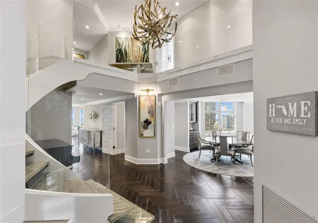 Listing Photo 4 - Condo for sale in building located at 100 Bch Dr Ne, St. Petersburg, FL 33701 - Unit #1900