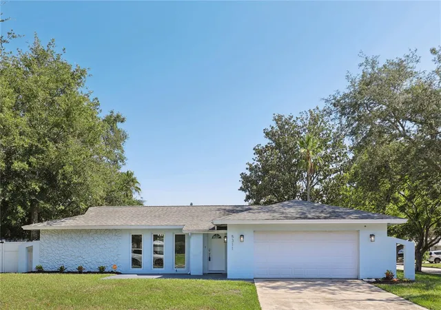Photo 2 of Single family home for sale at 5311 Jennifer Pl, Orlando, FL 32807 | MLS# S5153281 | Listing updated on 2026-09-16