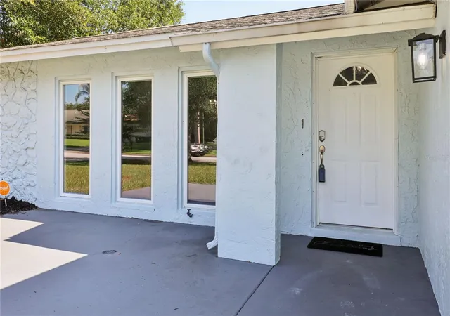 Photo 4 of Single family home for sale at 5311 Jennifer Pl, Orlando, FL 32807 | MLS# S5153281 | Listing updated on 2026-09-16