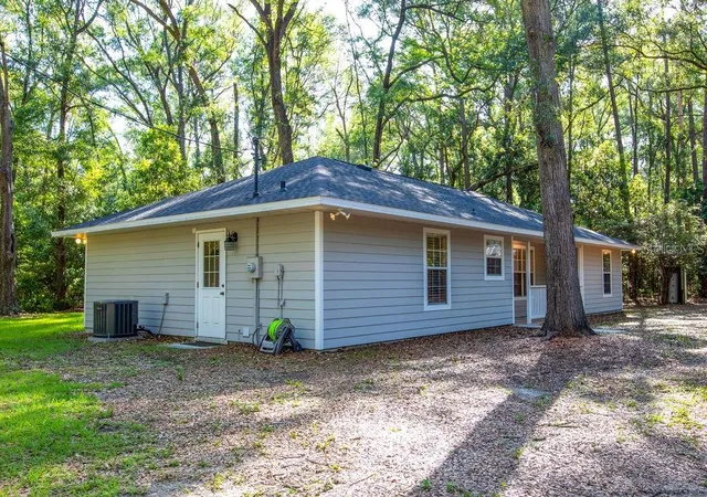 Photo 3 of Single family home for sale at 15713 Nw 268th Terrace, High Springs, FL 32643 | MLS# GC541806 | Listing updated on 2026-09-17