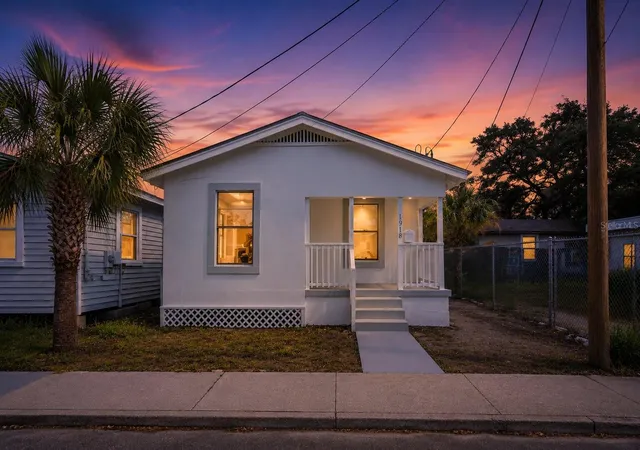 Photo 1 of Single family home for sale at 1918 E 21st Avenue, Tampa, FL 33605 | MLS# TB8527578 | Listing updated on 2026-09-21
