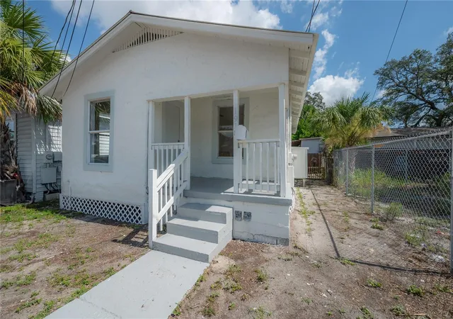 Photo 2 of Single family home for sale at 1918 E 21st Avenue, Tampa, FL 33605 | MLS# TB8527578 | Listing updated on 2026-09-21