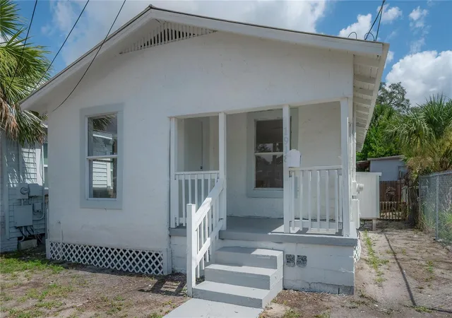 Photo 3 of Single family home for sale at 1918 E 21st Avenue, Tampa, FL 33605 | MLS# TB8527578 | Listing updated on 2026-09-21