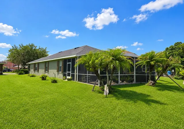 Photo 3 of Single family home for sale at 9305 Mandrake Ct, Tampa, FL 33647 | MLS# TB8528188 | Listing updated on 2026-09-09