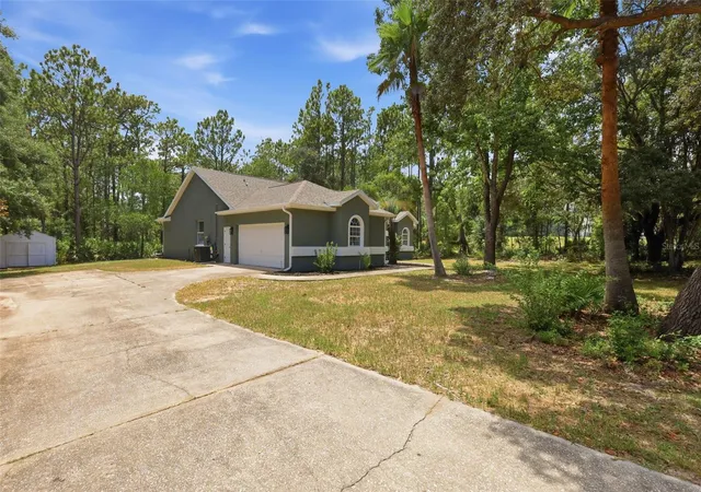 Photo 4 of Single family home for sale at 5042 N Peppermint Dr, Beverly Hills, FL 34465 | MLS# TB8528279 | Listing updated on 2026-09-16