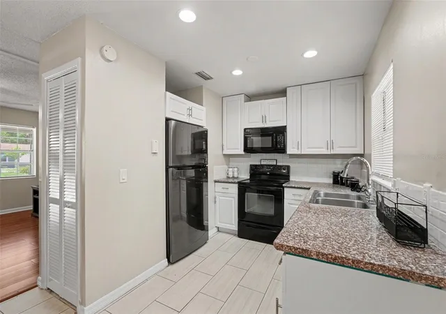 Photo 3 of Single family home for sale at 4419 Dolphin Dr, Tampa, FL 33617 | MLS# TB8528509 | Listing updated on 2026-10-07