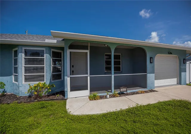 Photo 2 of Single family home for sale at 1510 Nantucket Rd, Venice, FL 34293 | MLS# N6145011 | Listing updated on 2026-09-16