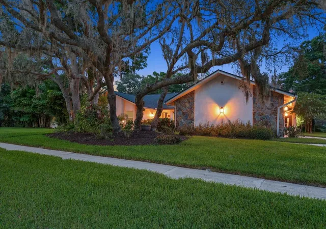 Photo 4 of Single family home for sale at 2423 Foxhead Way, Clearwater, FL 33759 | MLS# TB8528888 | Listing updated on 2026-10-20
