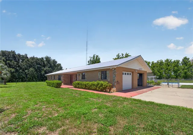 Photo 2 of Single family home for sale at 12776 Se 87th Terrace, Belleview, FL 34420 | MLS# O6424814 | Listing updated on 2026-09-16