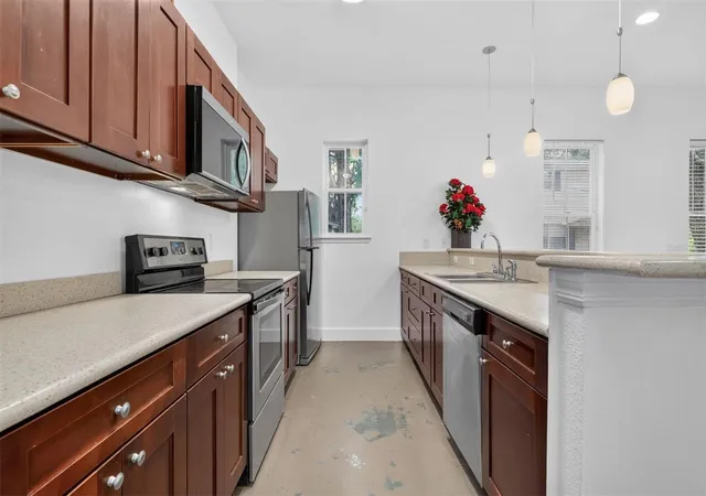 Photo 2 of Single family home for sale at 727 Nw 4th Avenue, Gainesville, FL 32601 | MLS# GC541940 | Listing updated on 2026-09-16