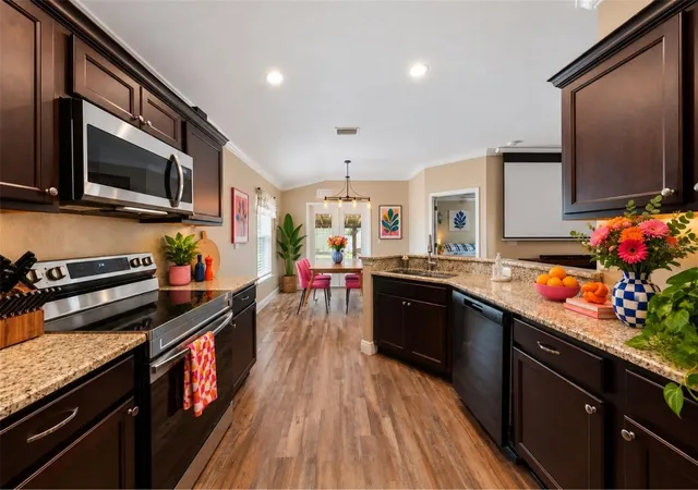 Photo 4 of Single family home for sale at 362 Lake St, Umatilla, FL 32784 | MLS# G5115104 | Listing updated on 2026-09-17
